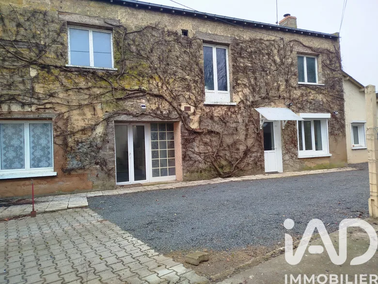 Maison 2 pièces 85 m² · à Brossay · 85 m² · 111 000 €