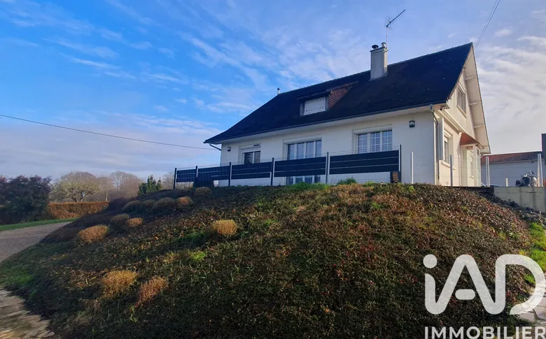 Maison 8 pièces 140 m² · à Lamnay · 140 m² · 210 000 €