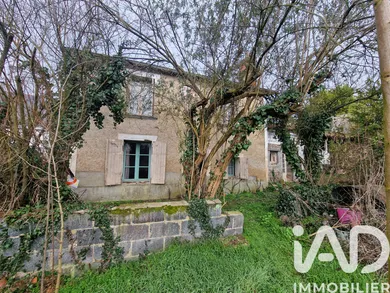 Maison à Montreuil-Bellay (49260)
