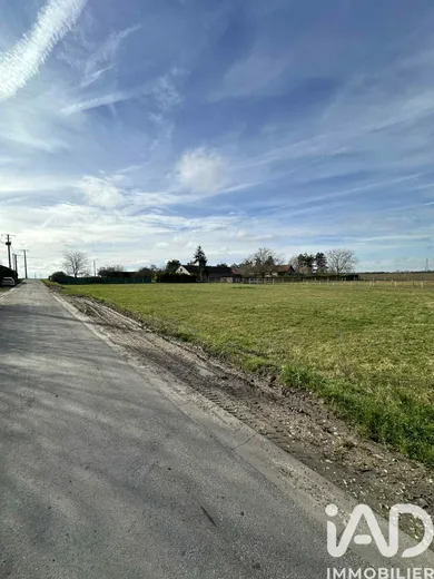 Terrain à bâtir à Corquilleroy (45120)