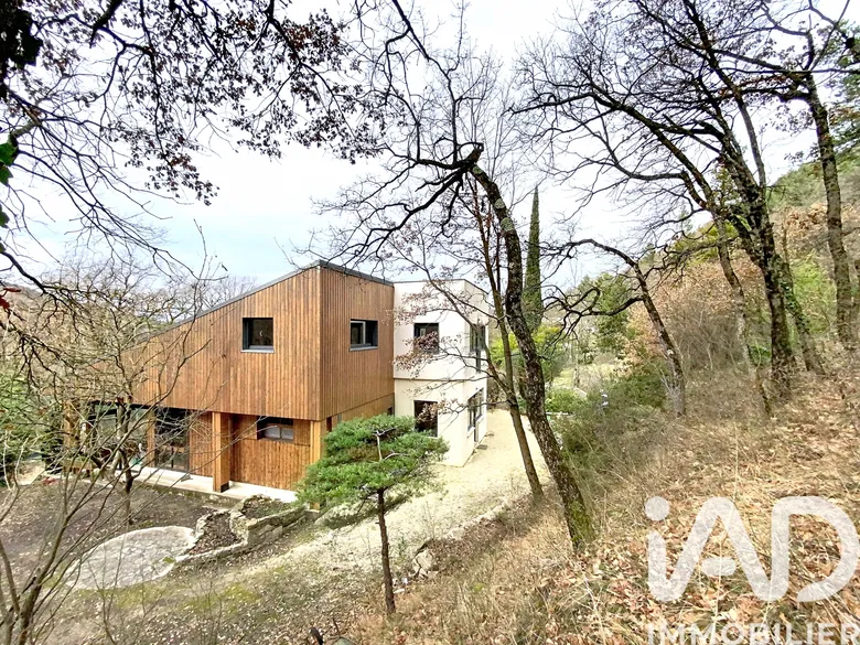 Maison 8 pièces 208 m² · à Le Poët-Laval · 208 m² · 530 000 €