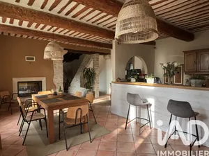 Townhouse in Carpentras (84200)