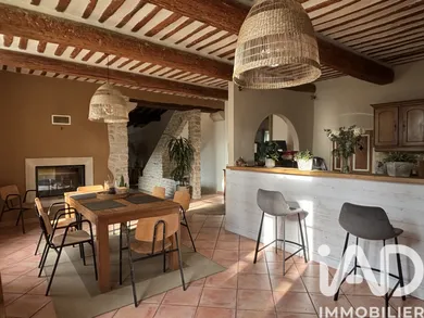 Townhouse in Carpentras (84200)