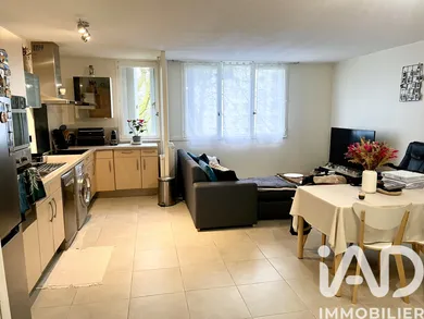 Apartment in Saint-Pierre-des-Corps (37700)