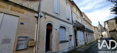 Building in Guîtres (33230)