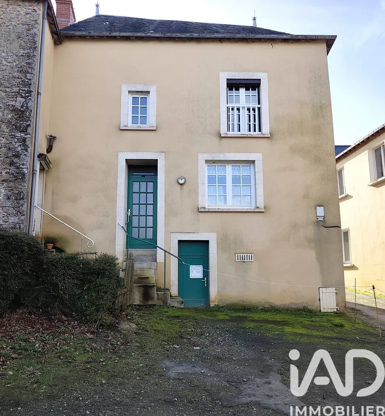 Maison 6 pièces 117 m² · à Saulges · 117 m² · 79 200 €