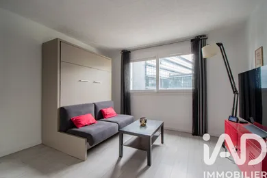 Apartment in Montrouge (92120)