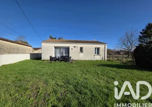 Detached house in Courbillac (16200)