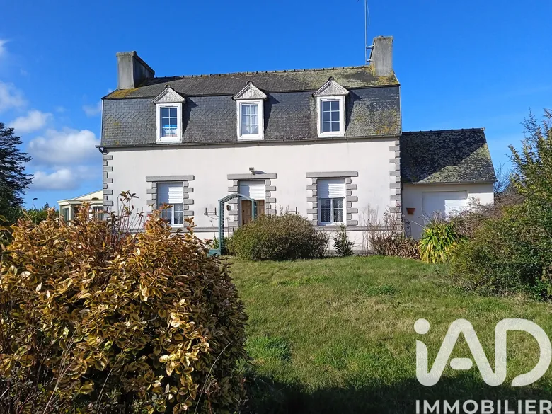 Maison 6 pièces 130 m² · à La Roche-Jaudy · 130 m² · 180 000 €