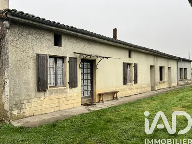 Maison de campagne à La Faye (16700)