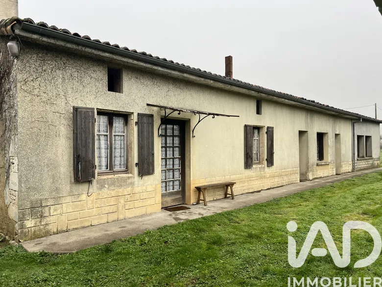 Maison 6 pièces 106 m² · à La Faye · 106 m² · 92 000 €