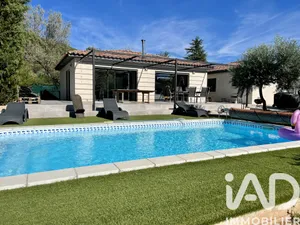 Maison à Saint-Zacharie (83640)