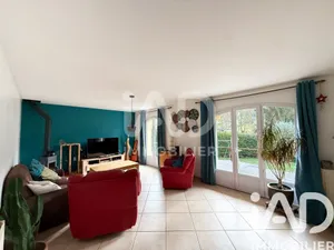 Architectural house in Notre-Dame-de-l'Isle (27940)