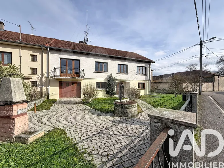 Maison 7 pièces 153 m² · à Vic-sur-Seille · 152,5 m² · 150 000 €