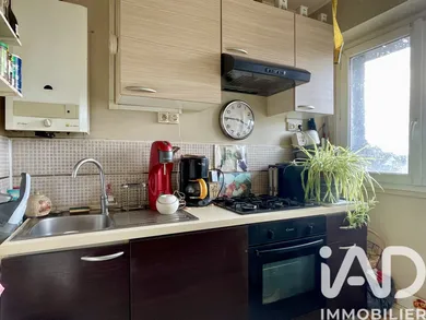 Apartment in Saint-Jean-le-Blanc (45650)