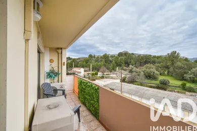Apartment in Aubagne (13400)