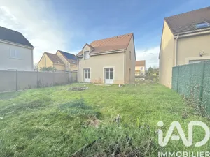 House in Savigny-le-Temple (77176)