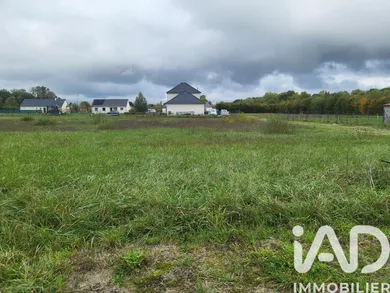 Terrain à bâtir à La Cour-Marigny (45260)