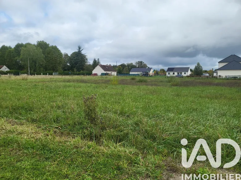 Terrain à bâtir à La Cour-Marigny (45260) · 34 000 €