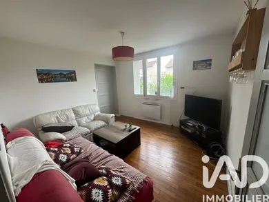 Apartment in Grenoble (38100)