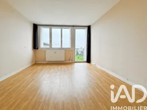 Apartment in Laval (53000)