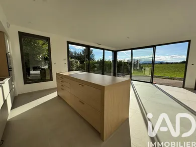 Architectural house in Limonest (69760)