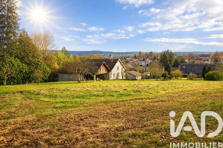 Terrain à bâtir à Geneuille (25870) · 99 015 €
