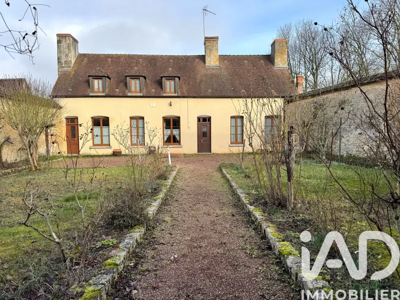 Maison 7 pièces 157 m² · à Essay · 157 m² · 168 000 €
