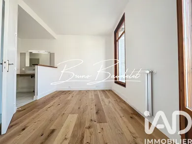 Apartment in Bordeaux (33100)