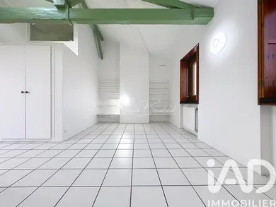 Apartment in Bordeaux (33100)