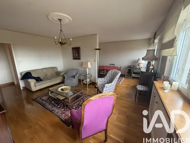Apartment in Parthenay (79200)