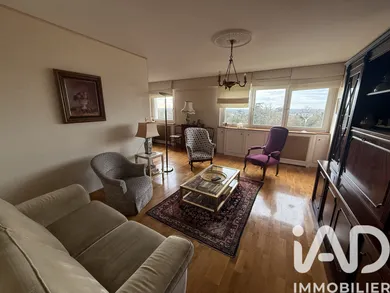 Apartment in Parthenay (79200)