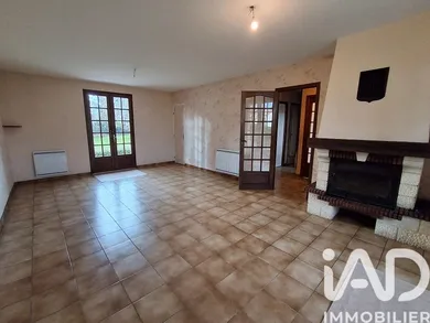 Detached house in Conlie (72240)