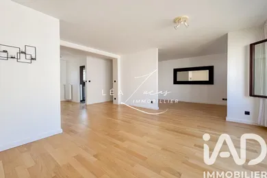 Apartment in Paris (75019)