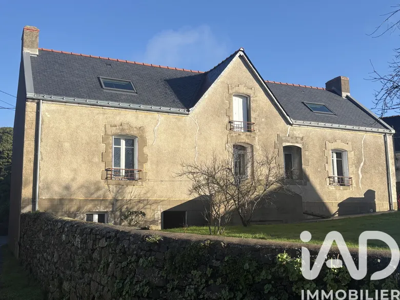 Maison 6 pièces 350 m² · à Locmiquélic · 350 m² · 550 000 €