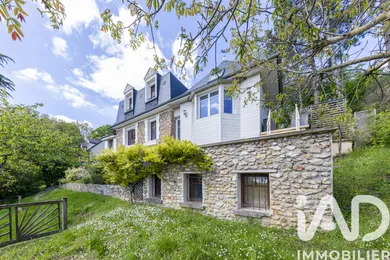 Maison d'architecte à Vaux-sur-Seine (78740)