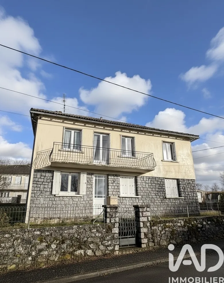 Maison 5 pièces 98 m² · à Pierrefort · 98 m² · 158 000 €