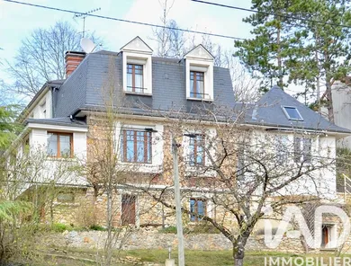 House in Vaux-sur-Seine (78740)