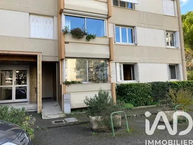 Apartment in Aix-en-Provence (13090)