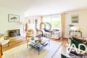 Apartment in Maisons-Laffitte (78600)