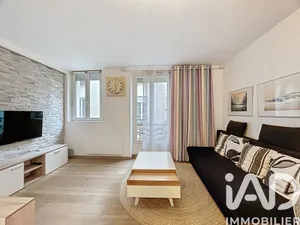 Apartment in Paris (75011)