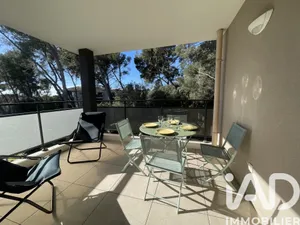 Apartment in Sanary-sur-Mer (83110)