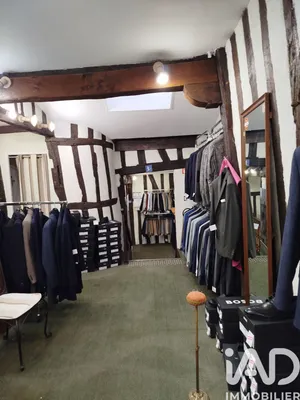 Building in Dreux (28100)