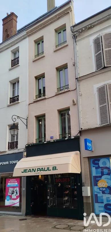 Building in Dreux (28100)
