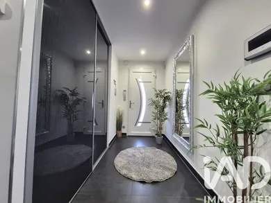 Architectural house in Champigny (51370)