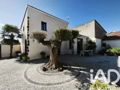 Maison à Saint-Beauzire (63360)