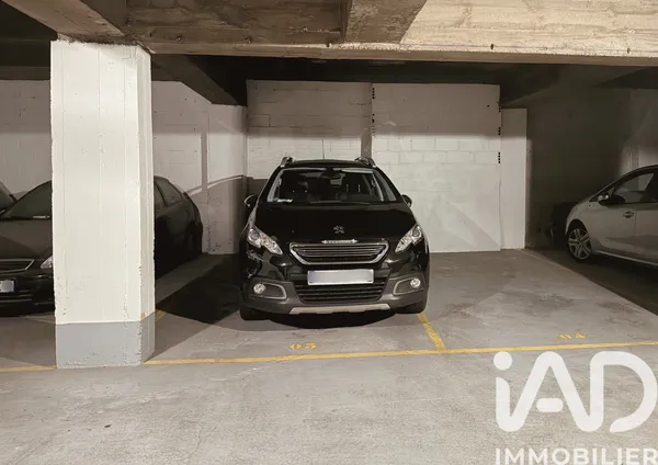 Parking à Paris (75009) photo 2