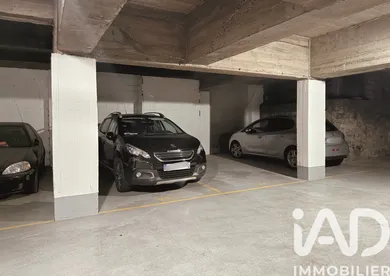Parking in Paris (75009)
