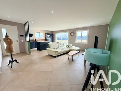 Pavillon à La Rochette (16110)