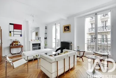 Apartment in Paris (75015)